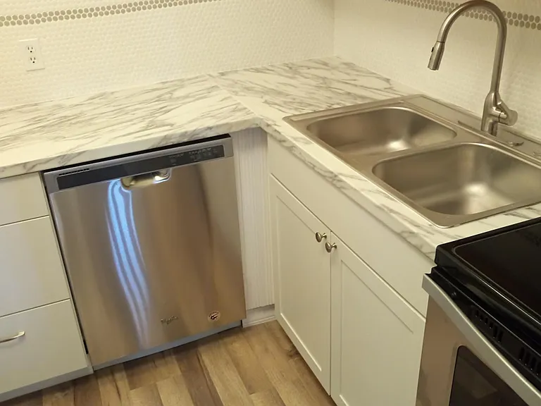 1409 Lake Ave #6 — Photo 8