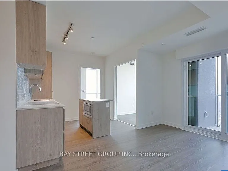 1 Yorkville Ave #4008 — Photo 5