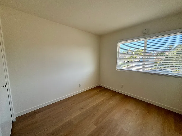 7373 Davenport Rd #B — Photo 11