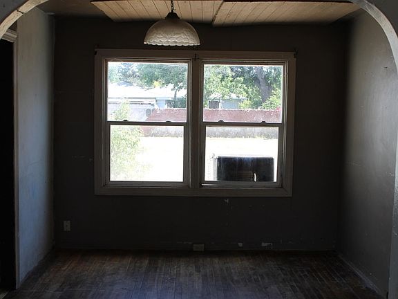 5th image of 2062 E Orwood St