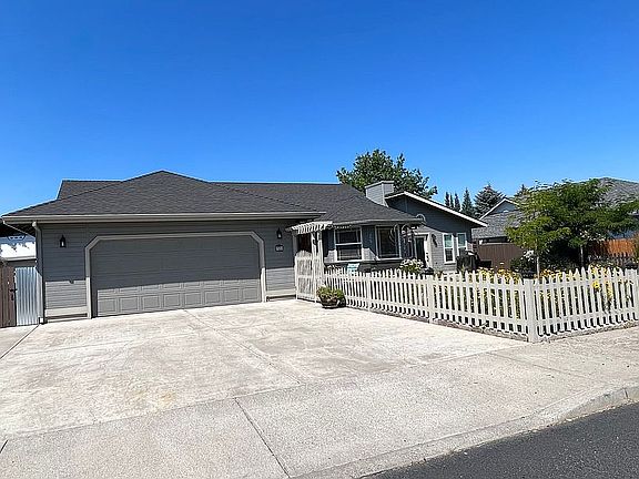2nd image of 725 NW 21st Ct