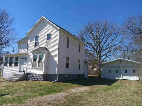 207 Short St, Nichols, IA 52766