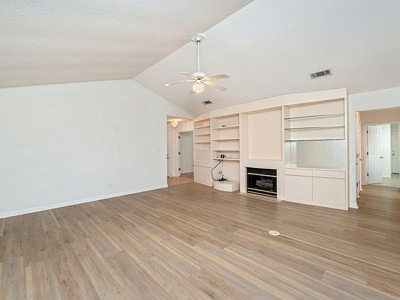 5th image of 1260 Deerwood Dr