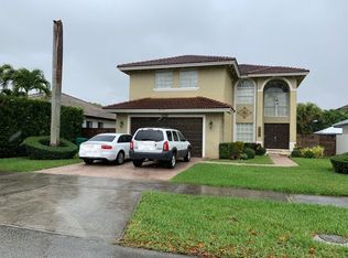 15965 SW 100th Ln, Miami, FL 33196