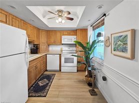 1700 Pine Valley Dr, Fort Myers, FL