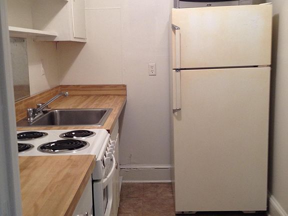 4th image of 207 Harper Dr #B
