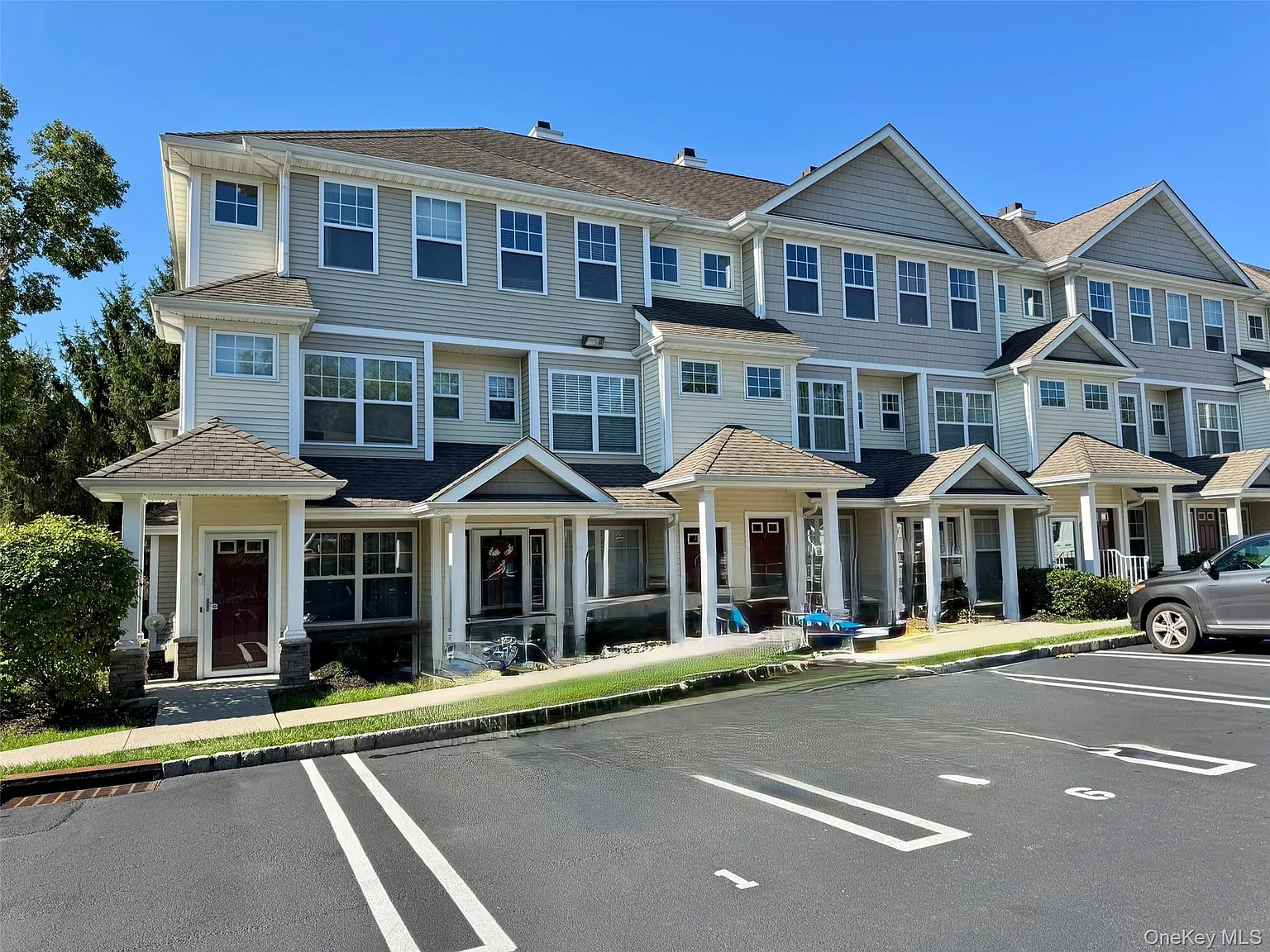 2 bed, 2.5 bath, 1345 sqft, $2,900 — Photo 2