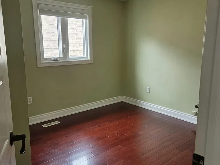 59 Hewitt Cres — Photo 12