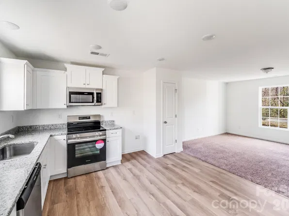 341 Buckelew St, Lancaster, SC 29720