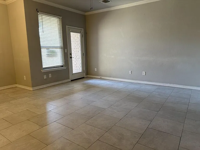 5301 Hagen Ct — Photo 3
