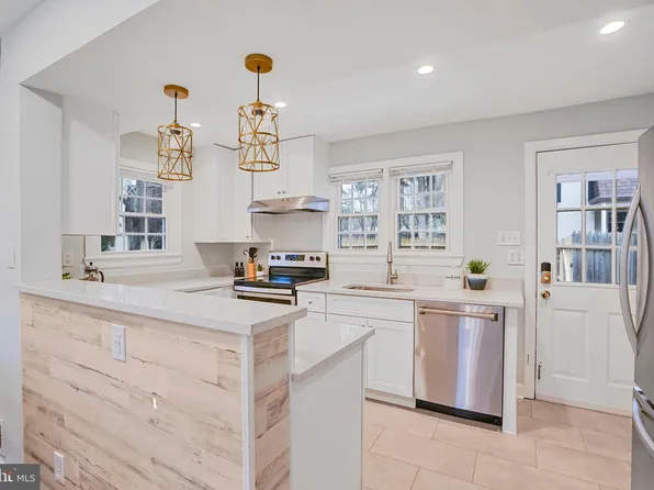 212 S Virginia Ave #78, Falls Church, VA 22046