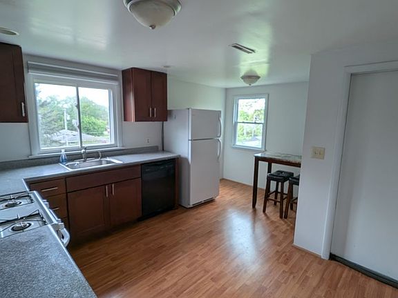 2nd image of 105 Kirkpatrick St Floor 3