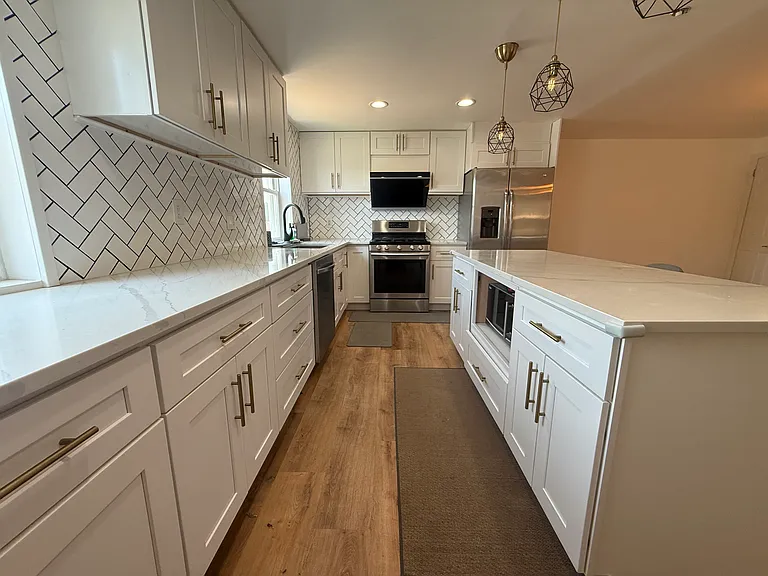 2727 Taunton St — Photo 9