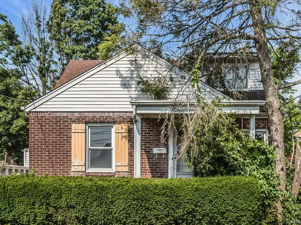 1915 Stewart Avenue, New Hyde Park, NY 11040