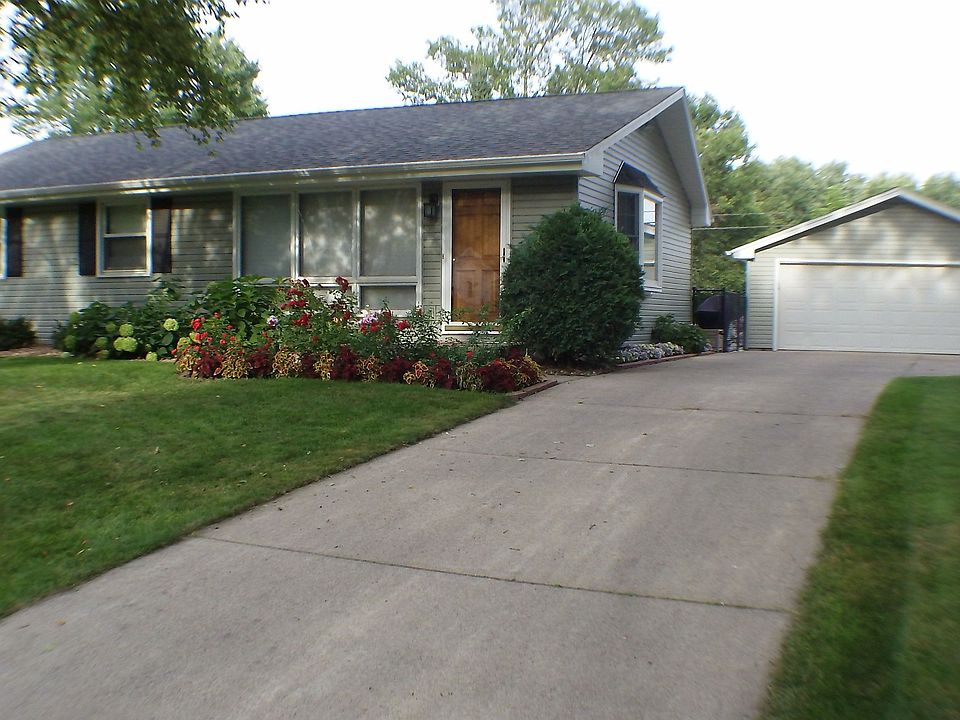 1st image of 3018 Aquila Ave N