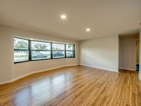 5th image of 1939 Longfellow Dr