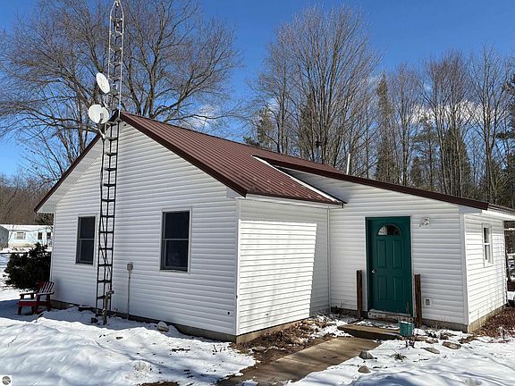 5th image of 9891 Glovers Lake Rd