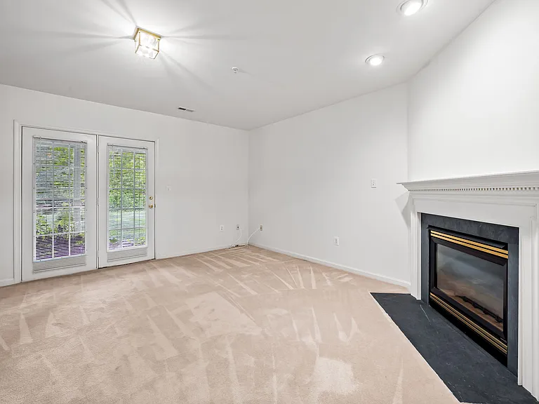 48 Winterberry Ct — Photo 32
