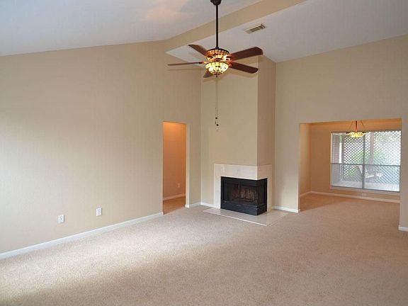 5th image of 2322 Old Oak Ln