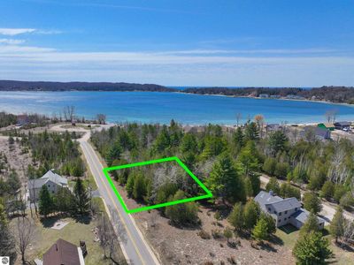 Lake Park Dr, Onekama, MI, 49675