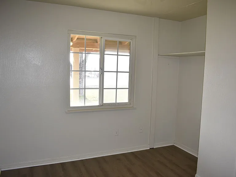 2011 Bell Ave #C — Photo 6