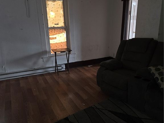 5th image of 475 Crescent St