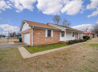 7701 Southridge Dr, Fort Smith, AR 72908