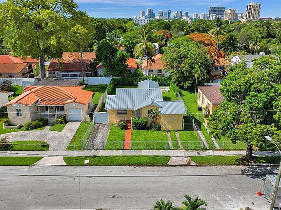 3rd image of 2434 SW 19th St