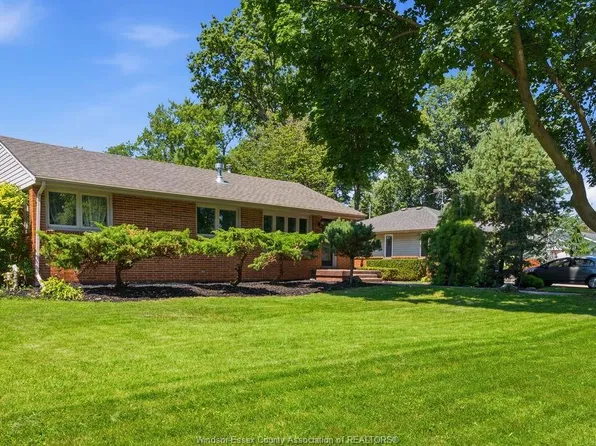 251 Saint Marks Rd, Tecumseh, ON N8N 2H6