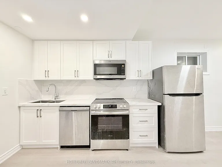 414 Dundas St W #201 — Photo 4
