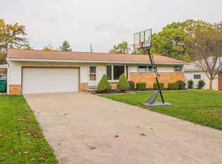 691 Starlight Dr, Seven Hills, OH 44131