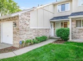 17539 Edward Cir, Clinton Township, MI 48038