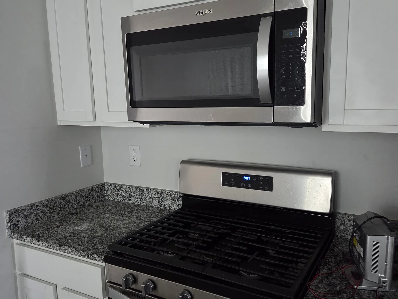 3 bed, 1376 sqft, $1,950 — Photo 1