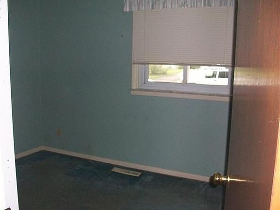 3rd image of 2879 La Rosa Dr