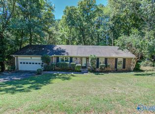 802 Forrest Heights Dr SE, Huntsville, AL 35802