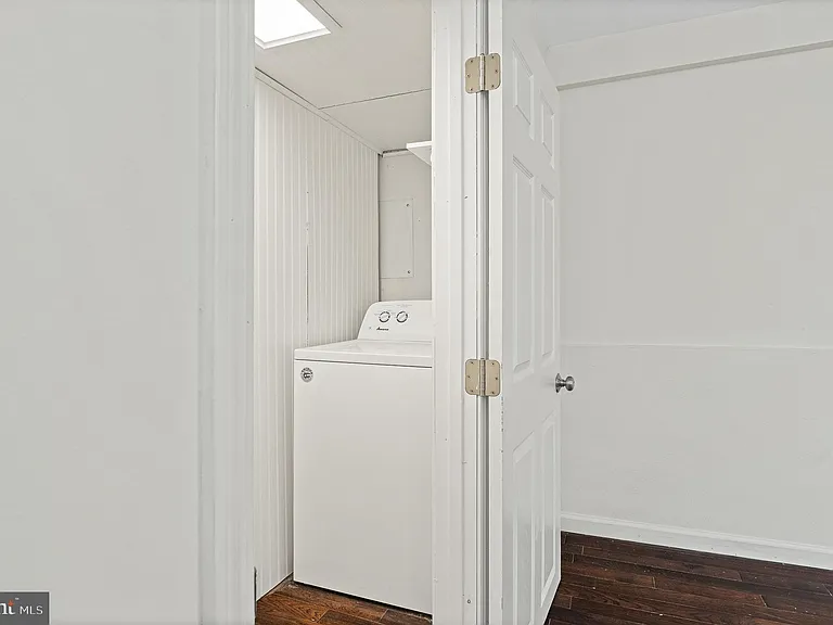 312 N Hammonds Ferry Rd — Photo 43
