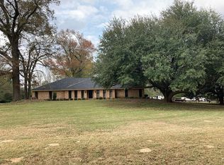 679 Hidden Valley Dr, Nacogdoches, TX 75965