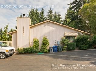 12600 SE 30th St APT B, Bellevue, WA 98005