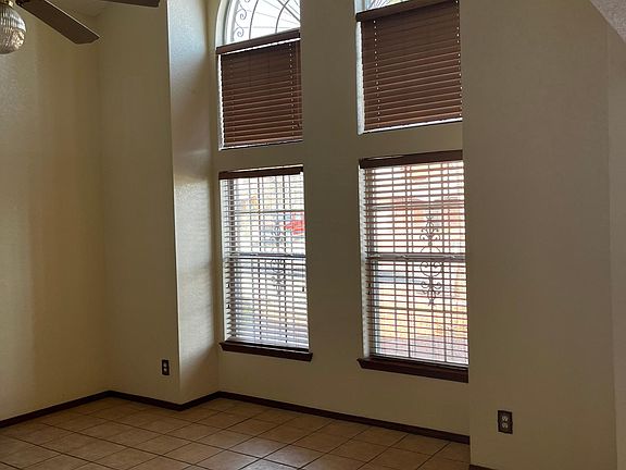 3rd image of 4732 Loma De Plata Dr