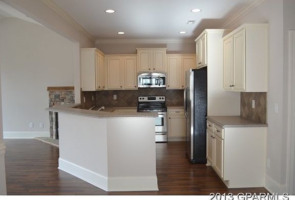 5th image of 1929 B B Leighton Drive #B