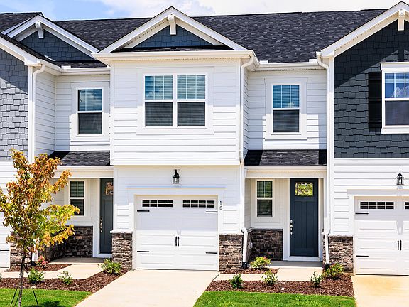 4th image of 18 Twin Birch Dr