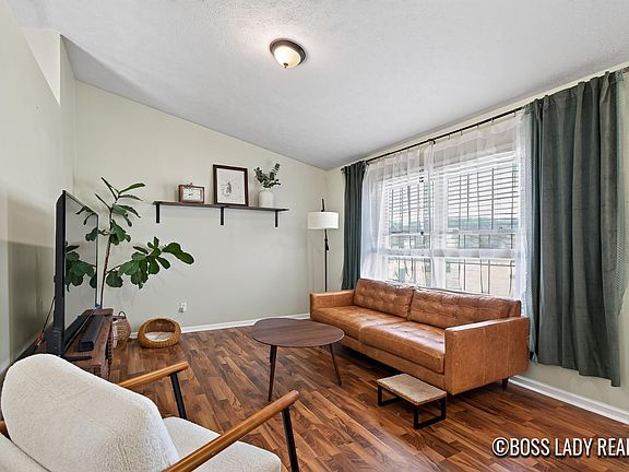 5th image of 1476 Meadowview St SW