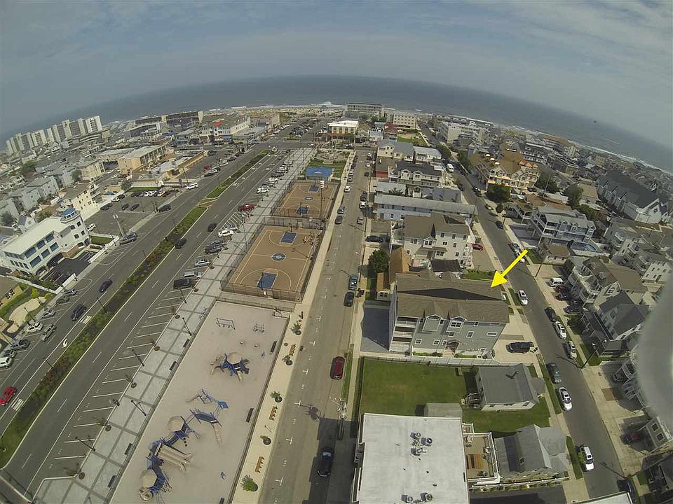 1st image of 135 42nd St #W