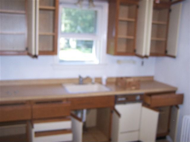 2nd image of 219 Alameda Ave
