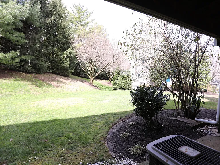 25 Cabot Ct — Photo 38