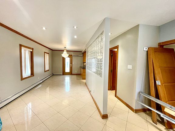 4th image of 21-09 48th St #1A