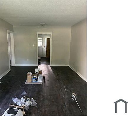 2nd image of 2105 Steiner St