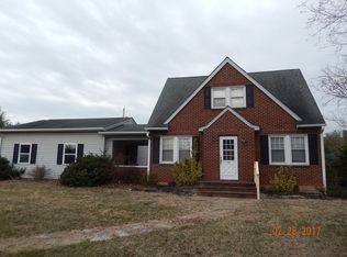 215 N 5th St, Shenandoah, VA 22849