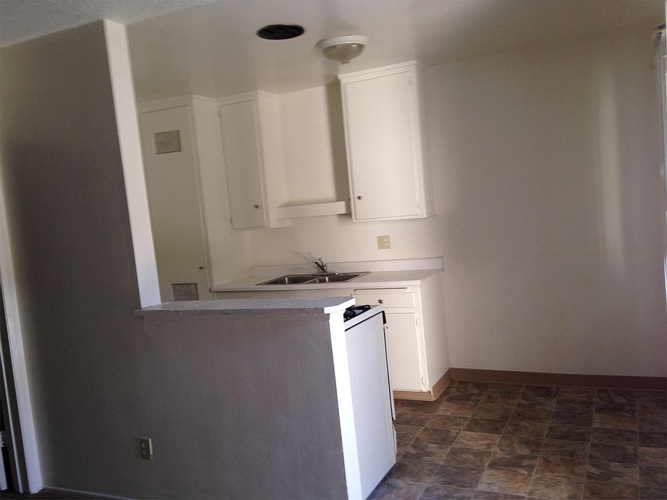 2nd image of 9572 Maureen Dr APT 3