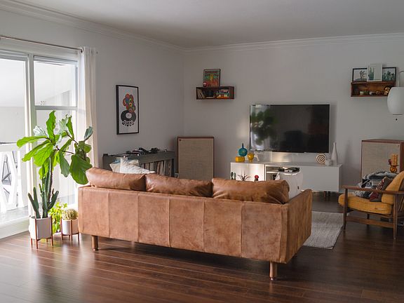 2nd image of 35 Edgewater Dr APT 203